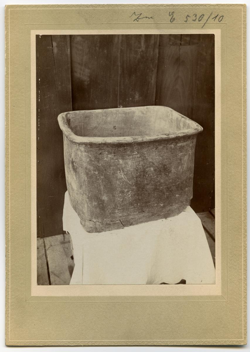 Tongefäß aus der Sammlung Pablo Y. Sanchez (Ecuador)