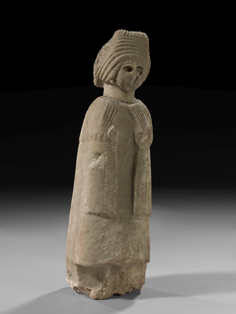 Statue einer Beterin