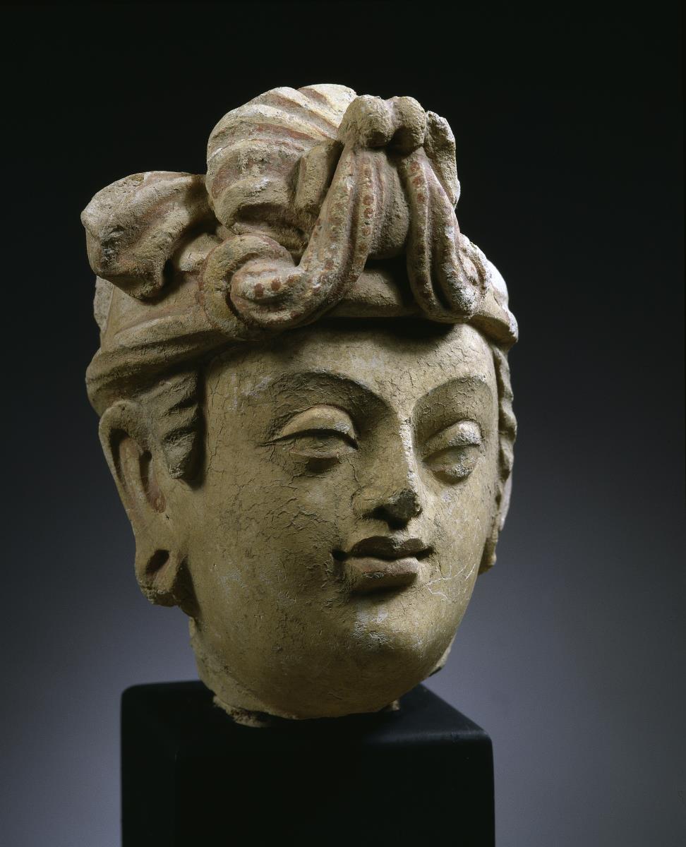 Kopf eines Mannes (Fürst/Gott/Bodhisattva?) mit Kokardenturban