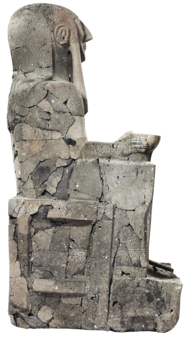 Große Grabskulptur