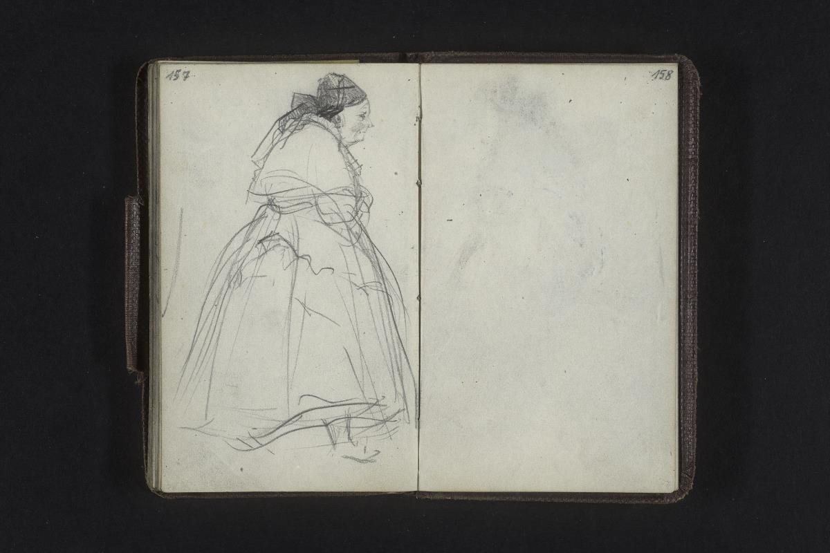 Stehende alte Frau in Tracht