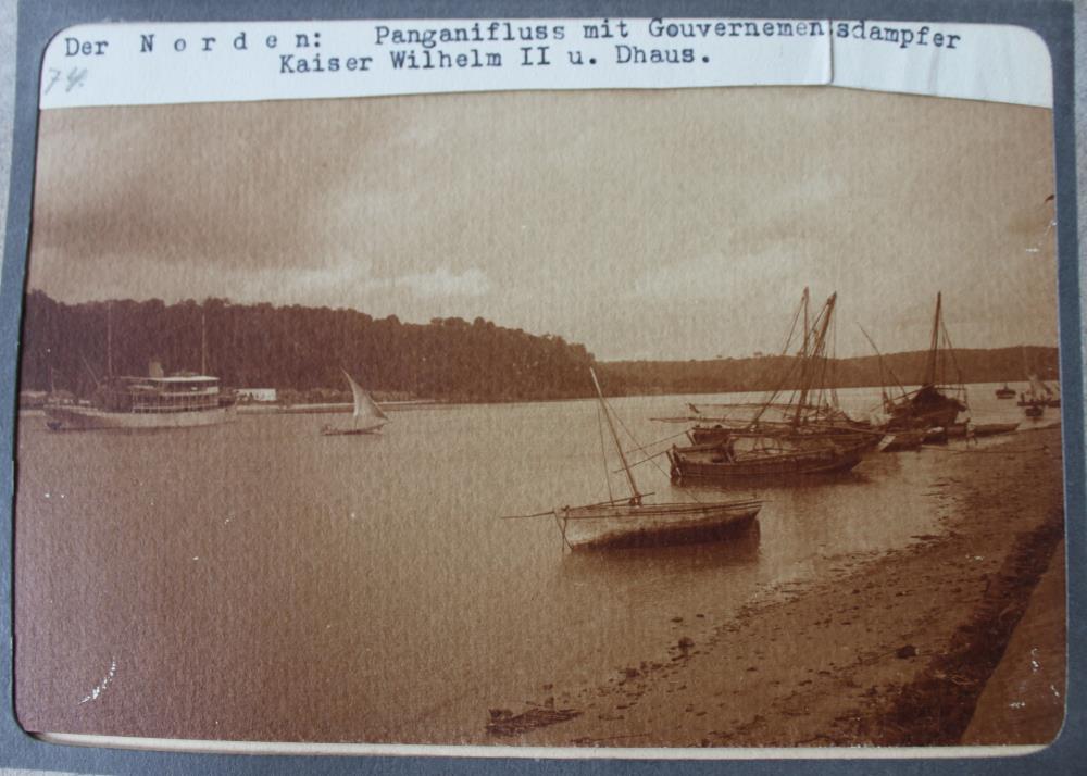 Der Norden: Panganifluss mit Gouvernementsdampfer Kaiser Wilhelm II. und Dhaus