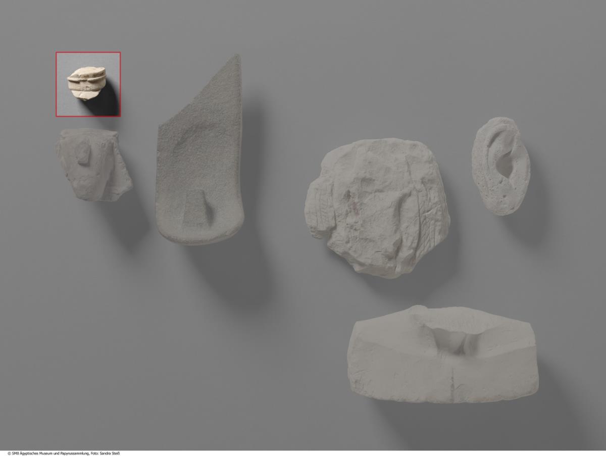 Fragment einer Statuette (?)