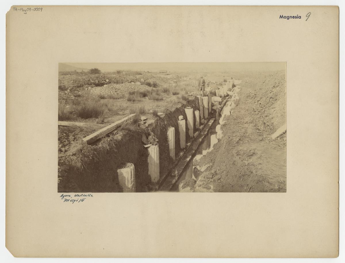 Magnesia am Mäander, Agora, Westhalle