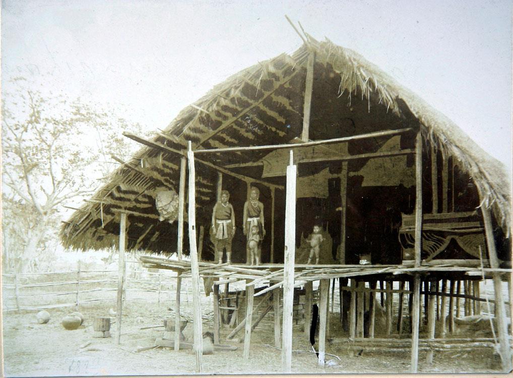 "Karendorf bei Loikaw." (OT)