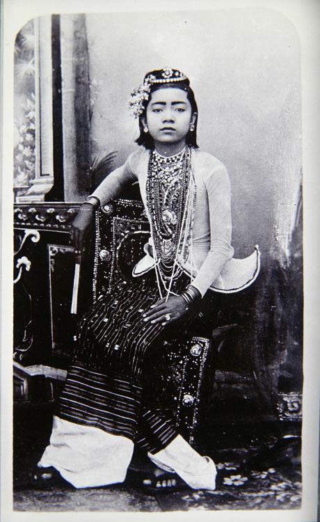 a burmiese dancing girl