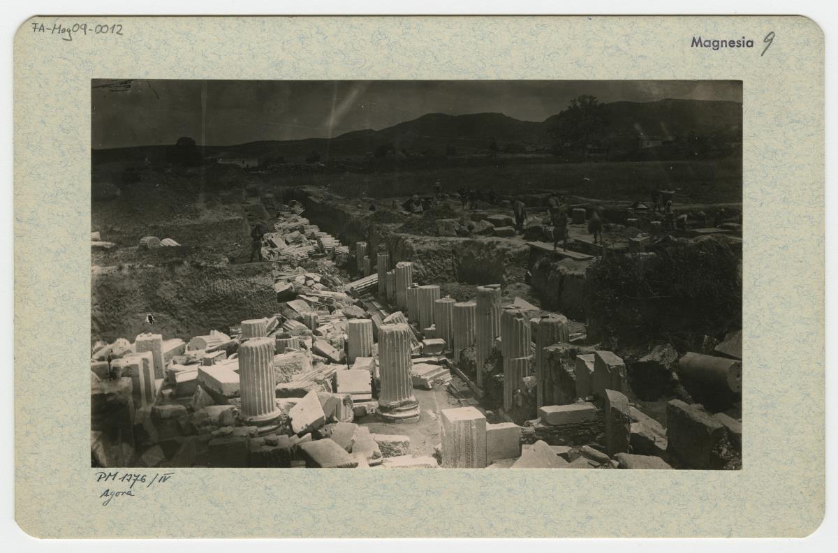 Magnesia am Mäander, Agora, Südhalle und Südwest-Ausgang