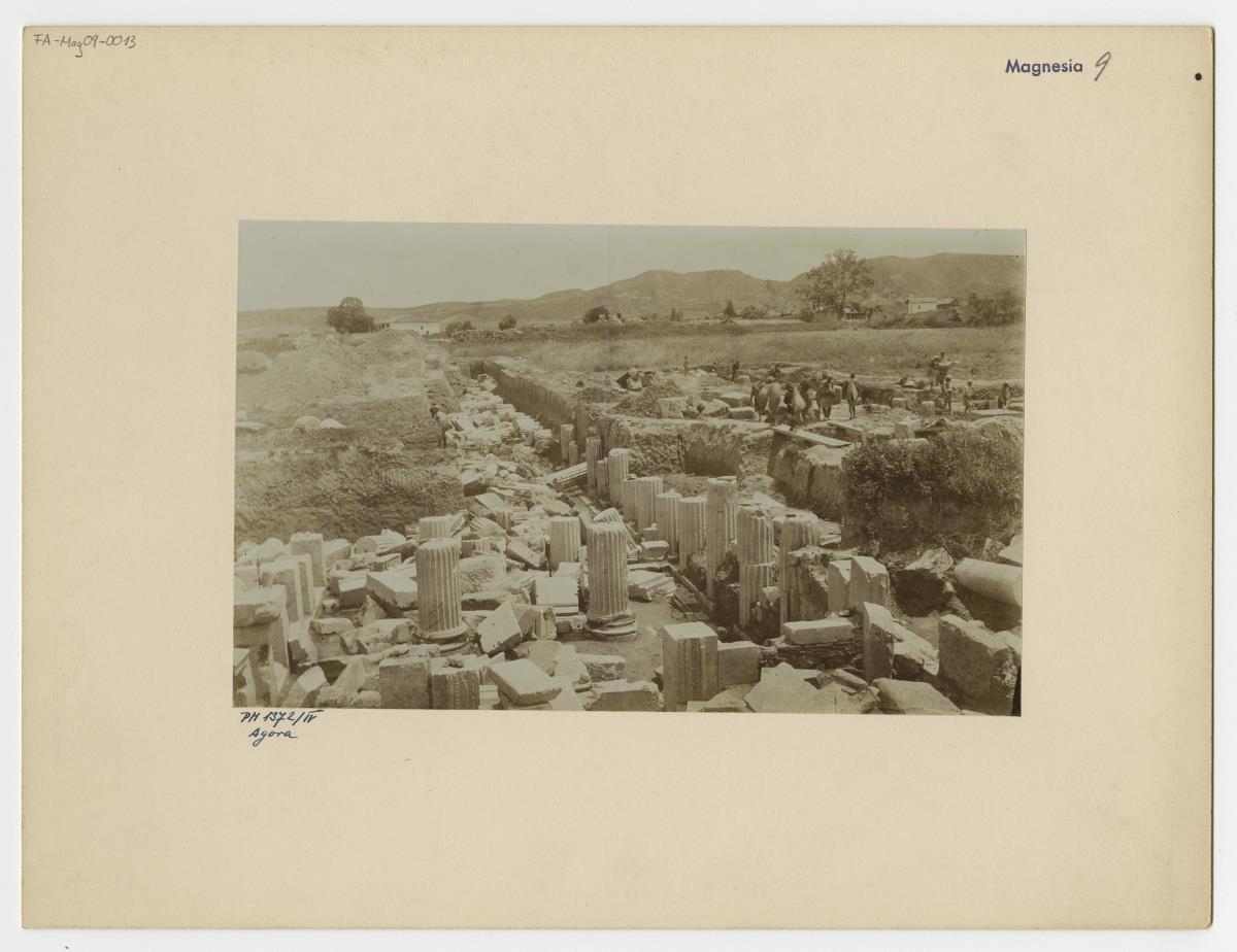 Magnesia am Mäander, Agora, Südhalle und Südwest-Ausgang