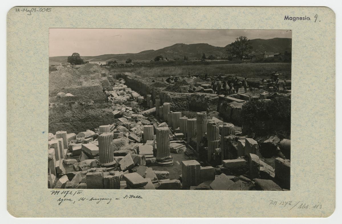 Magnesia am Mäander, Agora, Südhalle und Südwest-Ausgang