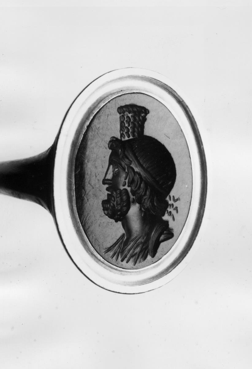 Brustbild des Serapis mit Kalathos, in modernem Goldring