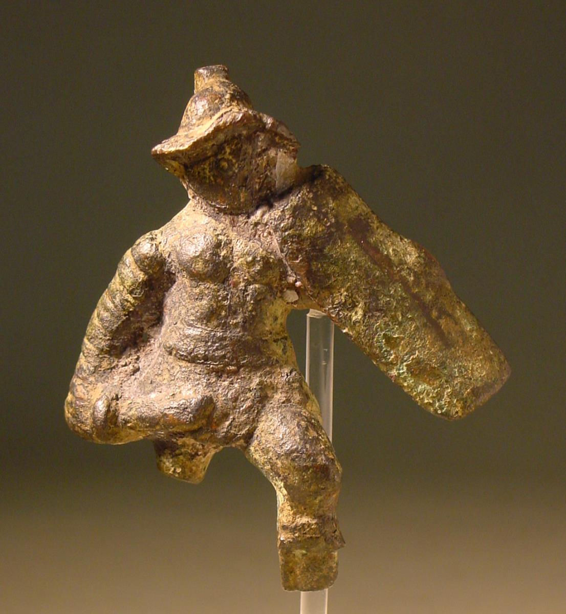 Römische Statuette eines Gladiators, bewaffnet und kämpfend, das rechte Bein fehlt ganz, vom linken Bein der Fuß