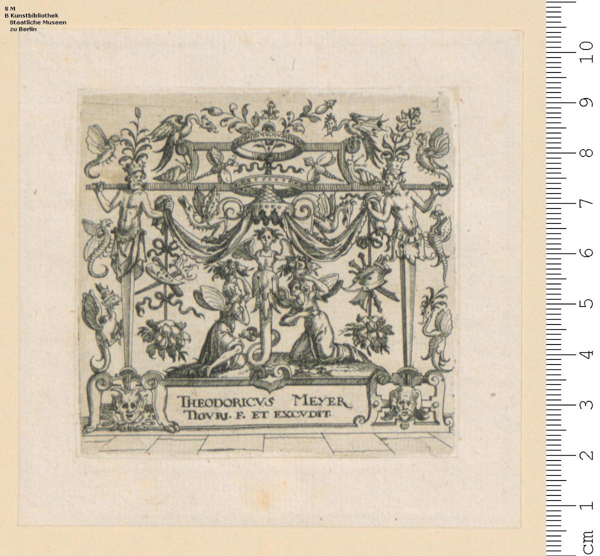 Schmuckflächen mit Grotesken für Anhänger und ein Kreuz