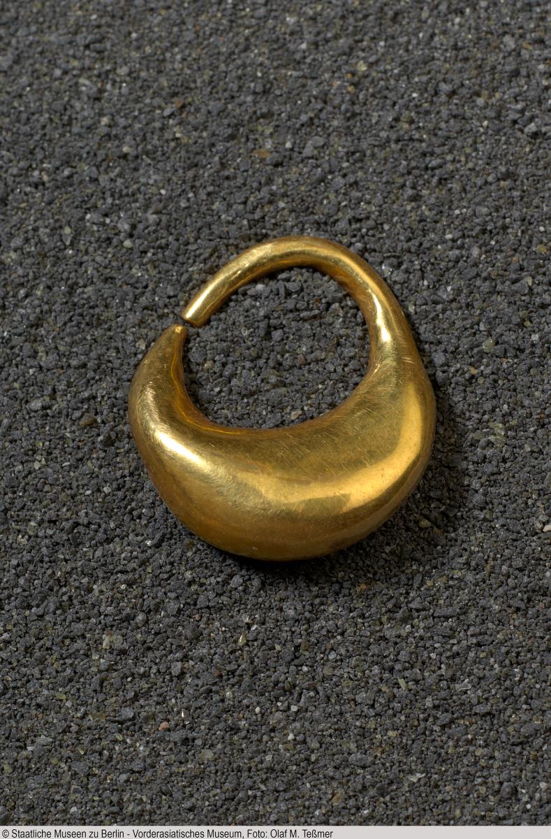 Kahnförmiger Ohrring