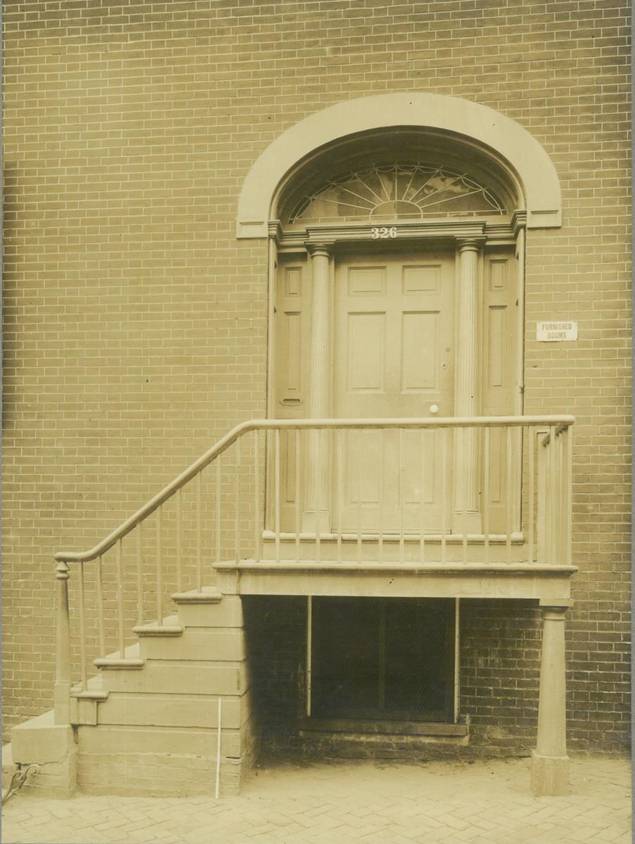 Baltimore, 326, Saint Paul's Street, Hauseingang