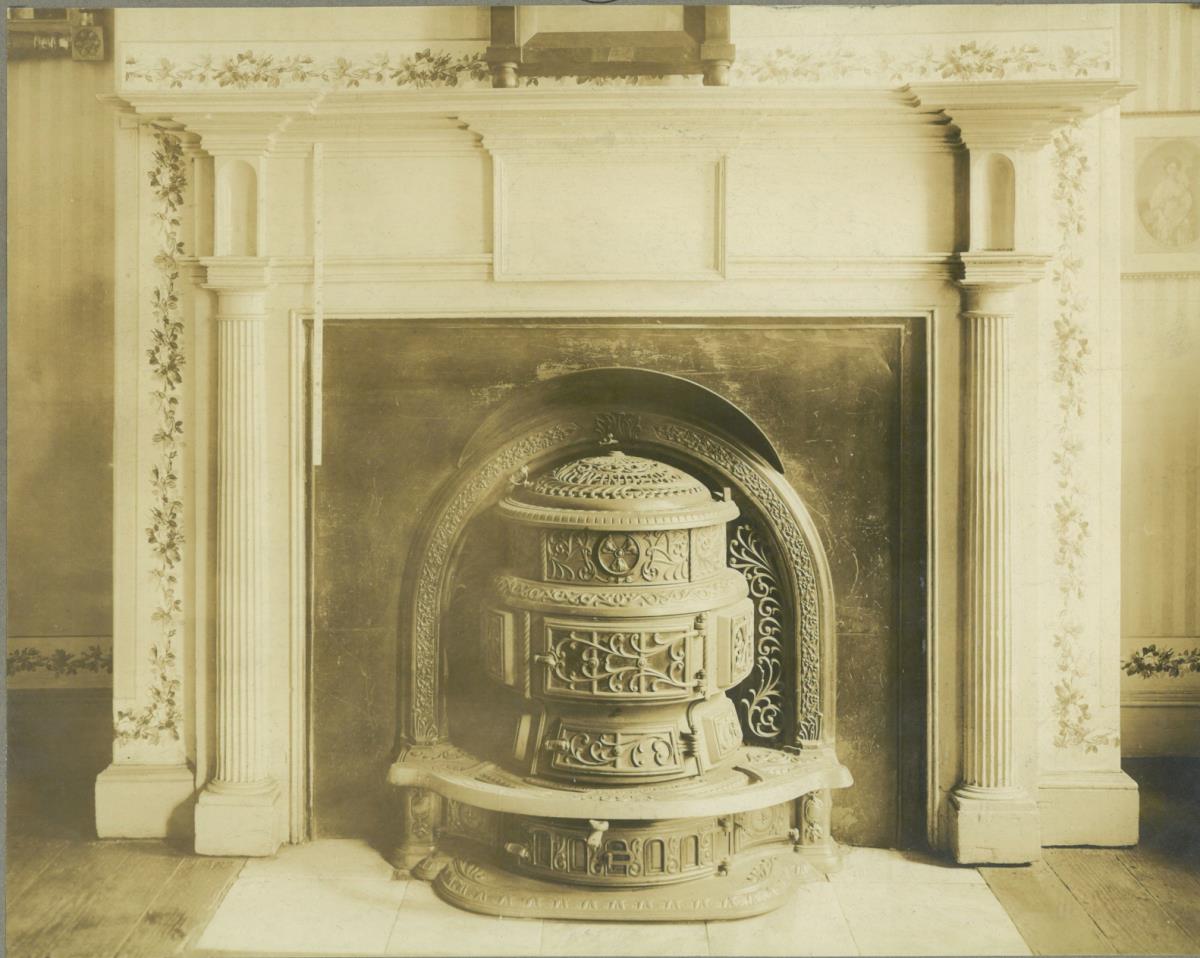 Baltimore, 100, East Pleasant Street, Kamin
