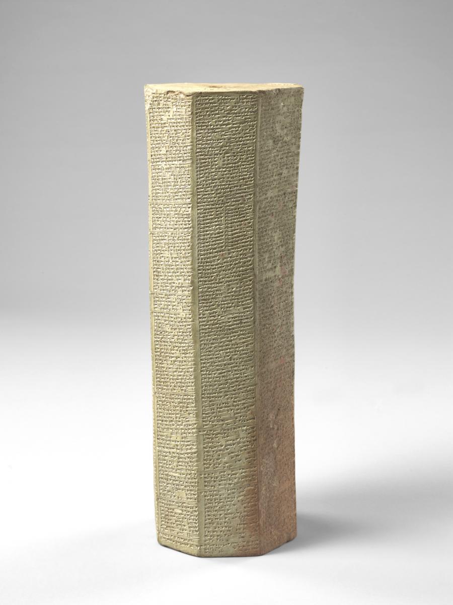 Achtseitiges Prisma mit Weihinschrift Tiglatpilesars I. von Assyrien
