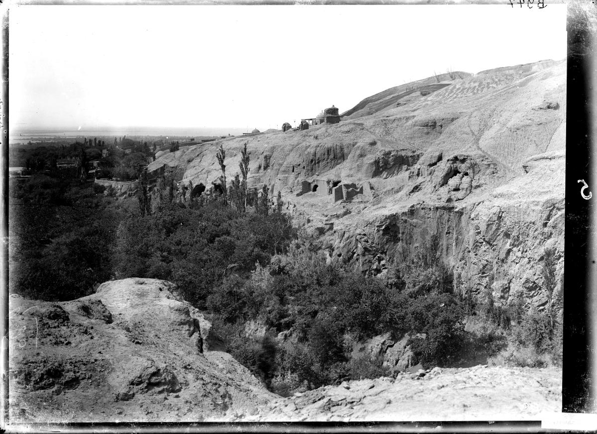 Höhlen-Panorama mit Gebäuden