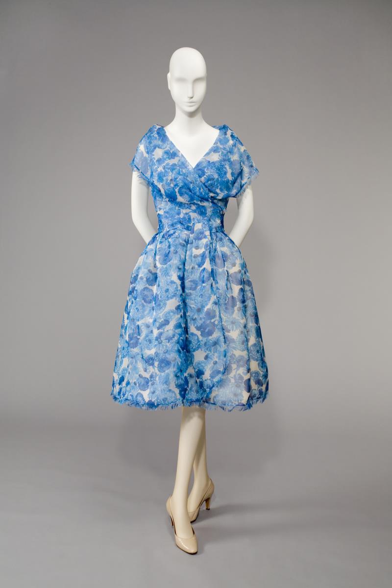 Hellblau-weißes Cocktailkleid