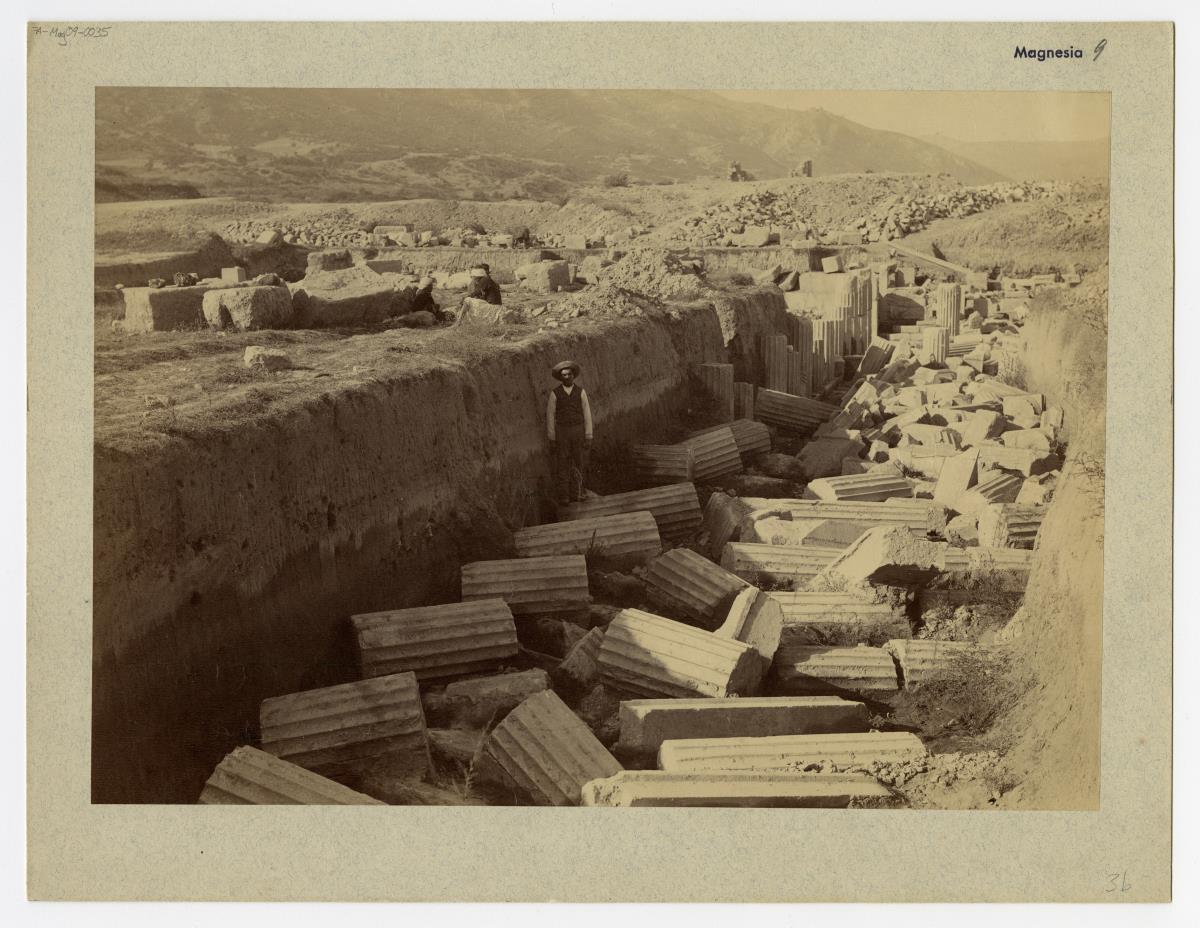 Magnesia am Mäander, Agora, Südhalle