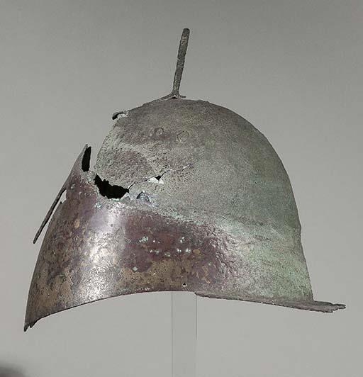Korinthischer Helm mit gravierten Wangenklappen (Eber)