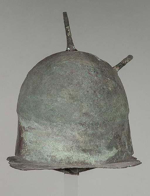 Korinthischer Helm mit gravierten Wangenklappen (Eber)