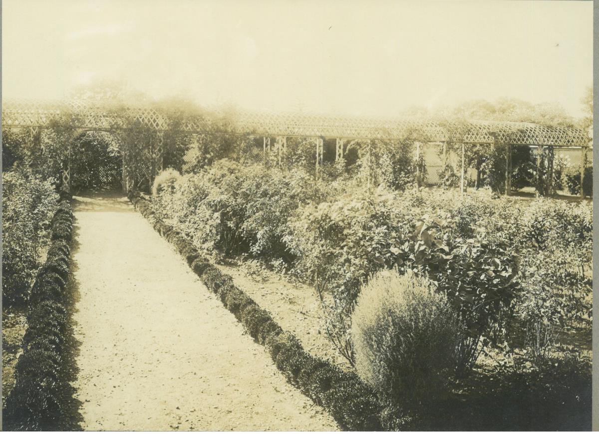 Danvers, Francis Peabody House, "The Lindens", Garten