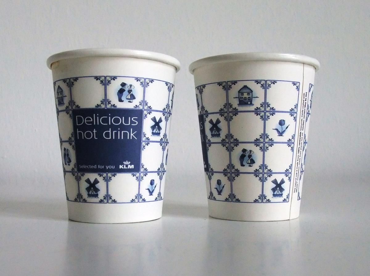 Delicious hot drinks. Selected for you. KLM.