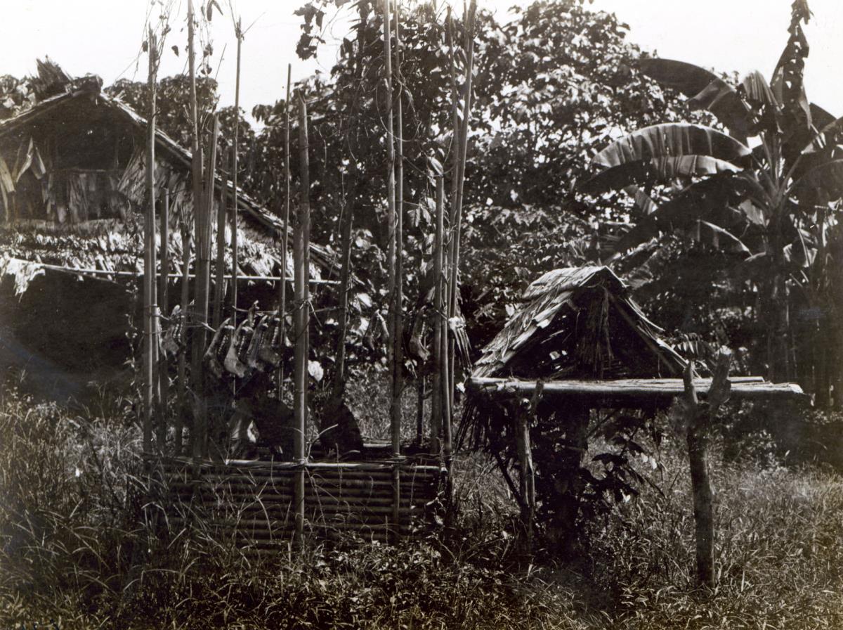 "Begräbnisstelle in dem Dorf Takotschi."