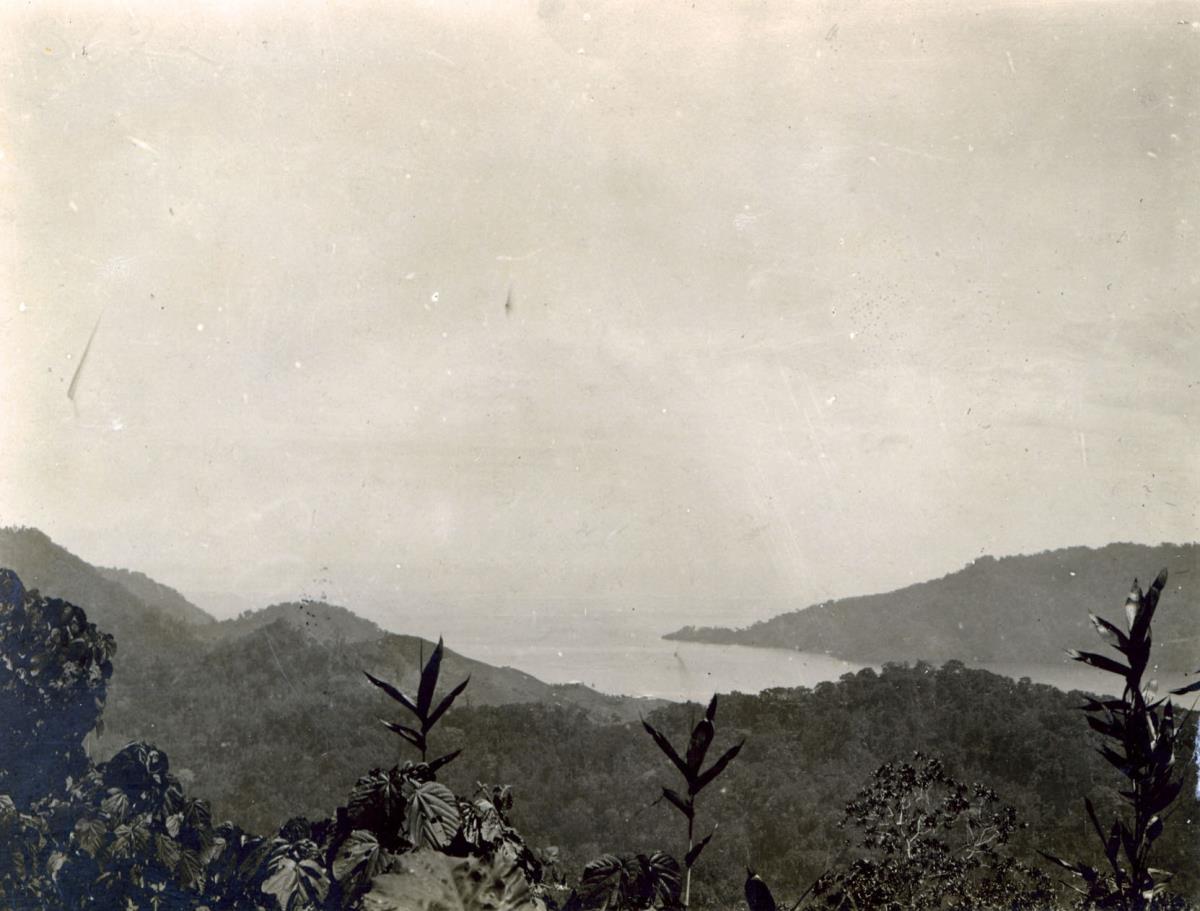 "Blick von Ituru auf Kieta."