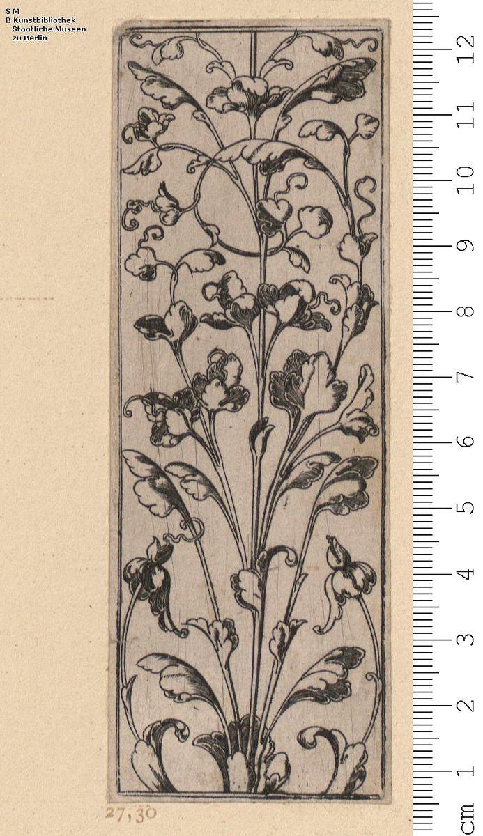 (3) 3 Blatt Hochfüllungen: aufsteigendes Rankenwerk mit geradlinigem Mittelstengel (unbeschrieben).