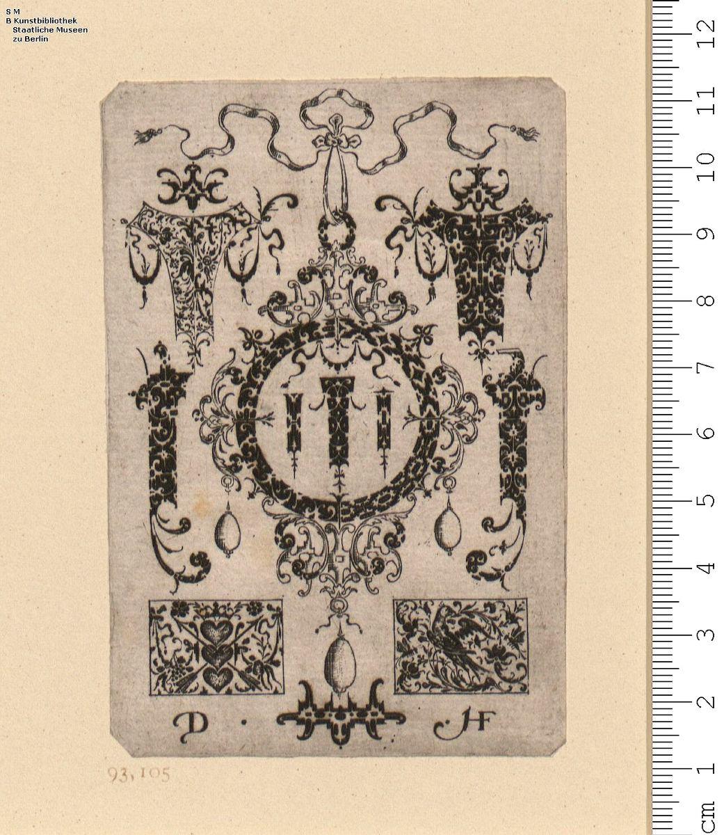 Anhänger aus Schweifgrotesken und Schwarzornament mit zahlreichen kleineren Schmuckflächen