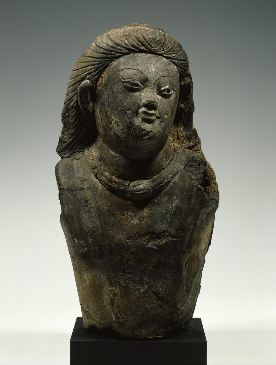 Halbfigur einer Devata oder eines Bodhisattva Yarkhoto