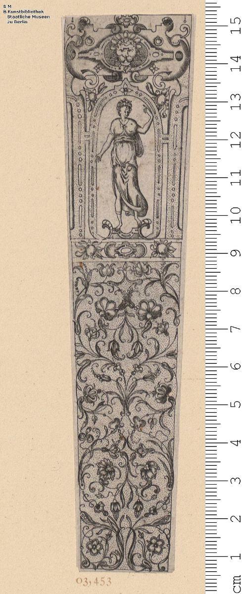 (3) 1 Blatt Dolchscheide mit Ranken, oben weibliche Figur in Nische.