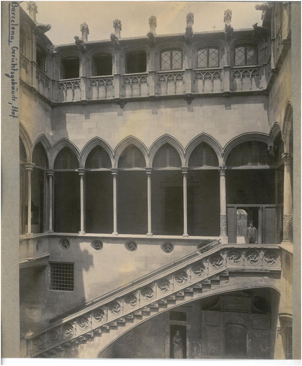 Barcelona, Gerichtsgebäude, Ansicht des Hofes