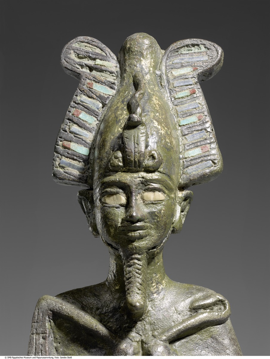Statuette des Gottes Osiris, stehend mit Atef-Krone