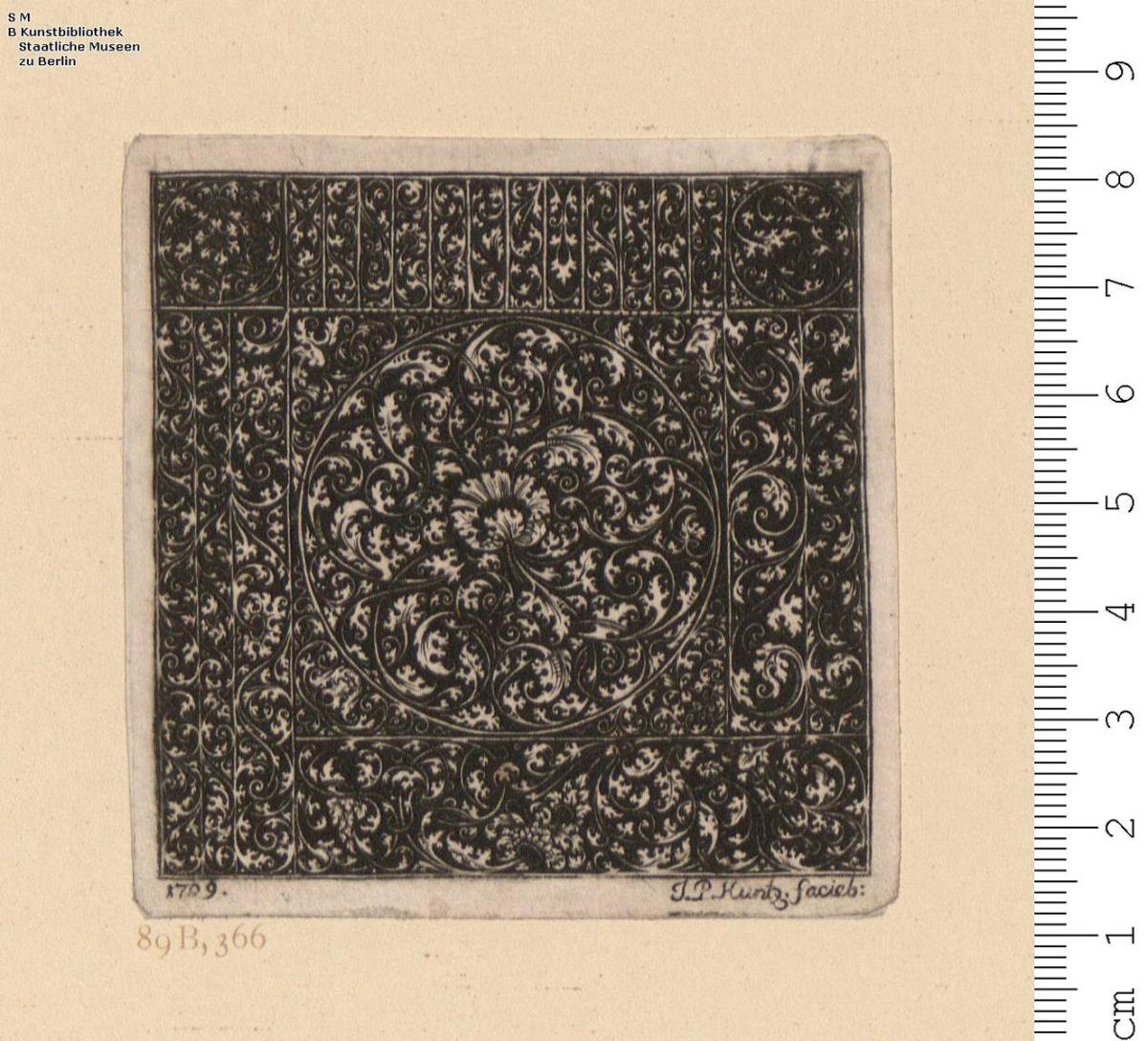 (2) 1 Blatt quadratisches Feld mit Rankenornament, weiß auf schwarz