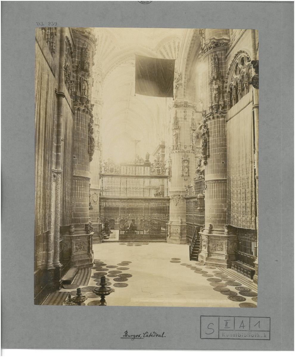 Burgos, Kathedrale, Innenansicht, vom Hochaltar aufgenommen