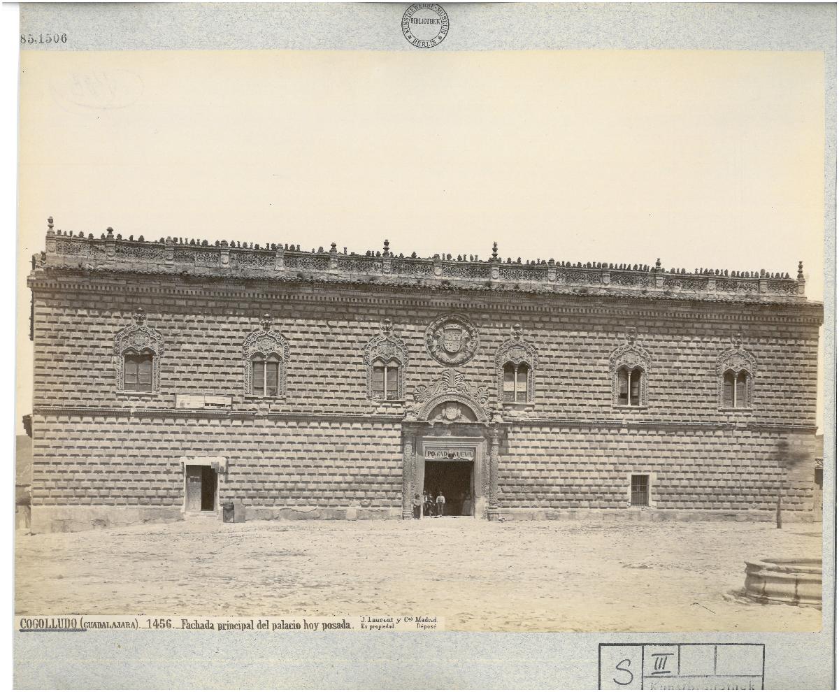 Guadalajara, Cogolludo, Palacio de los Duques de Medinaceli, Hauptfassade