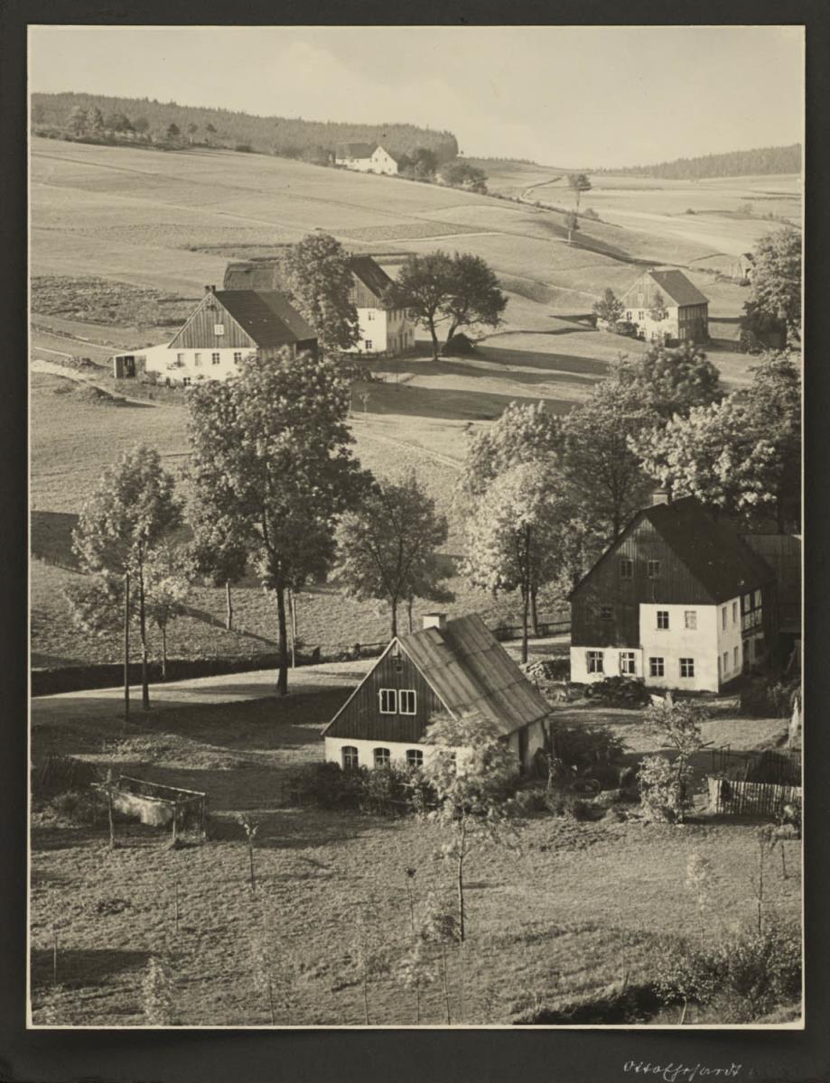 Landschaft mit Häusern