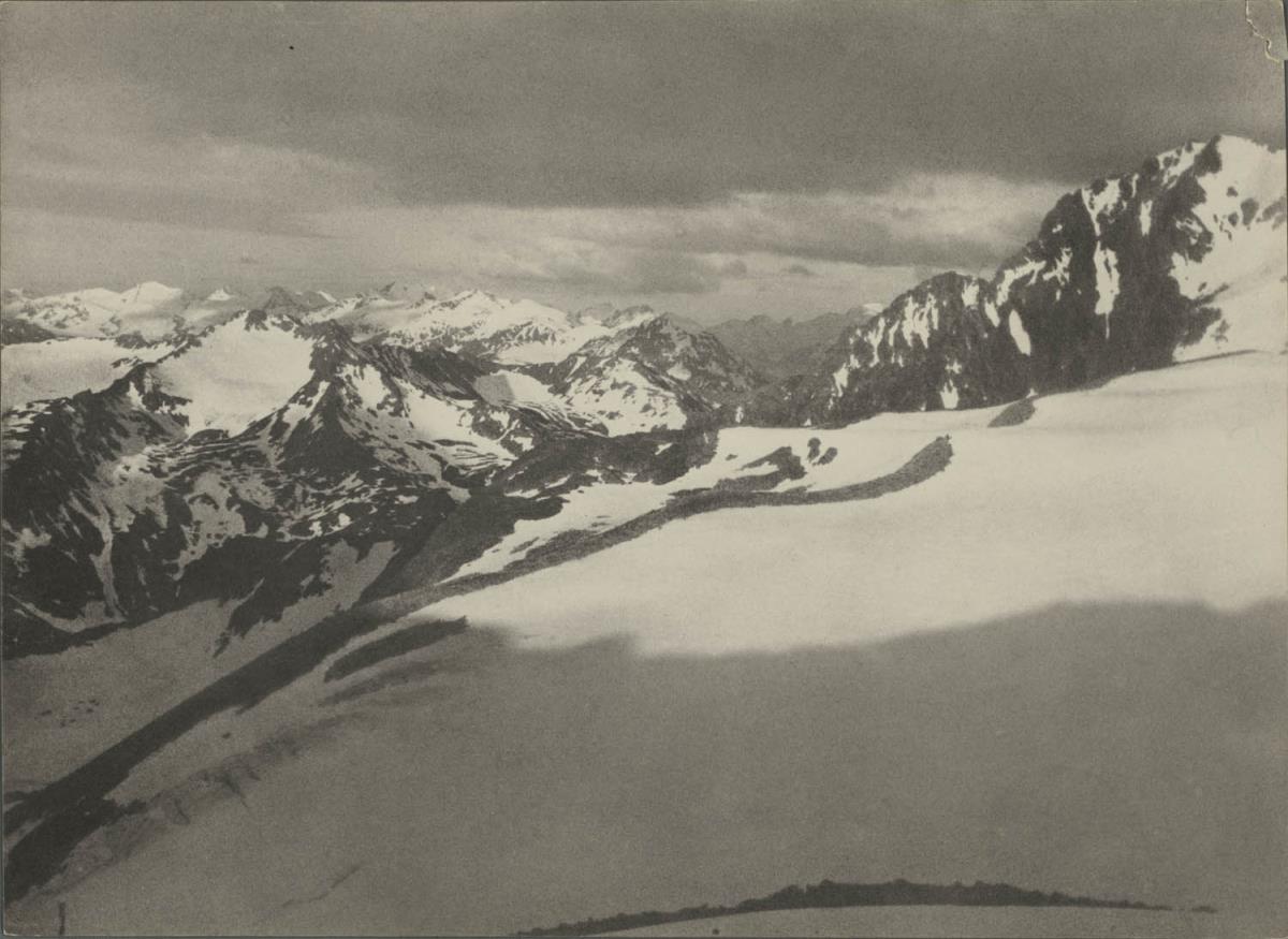 Verschneite Berglandschaft