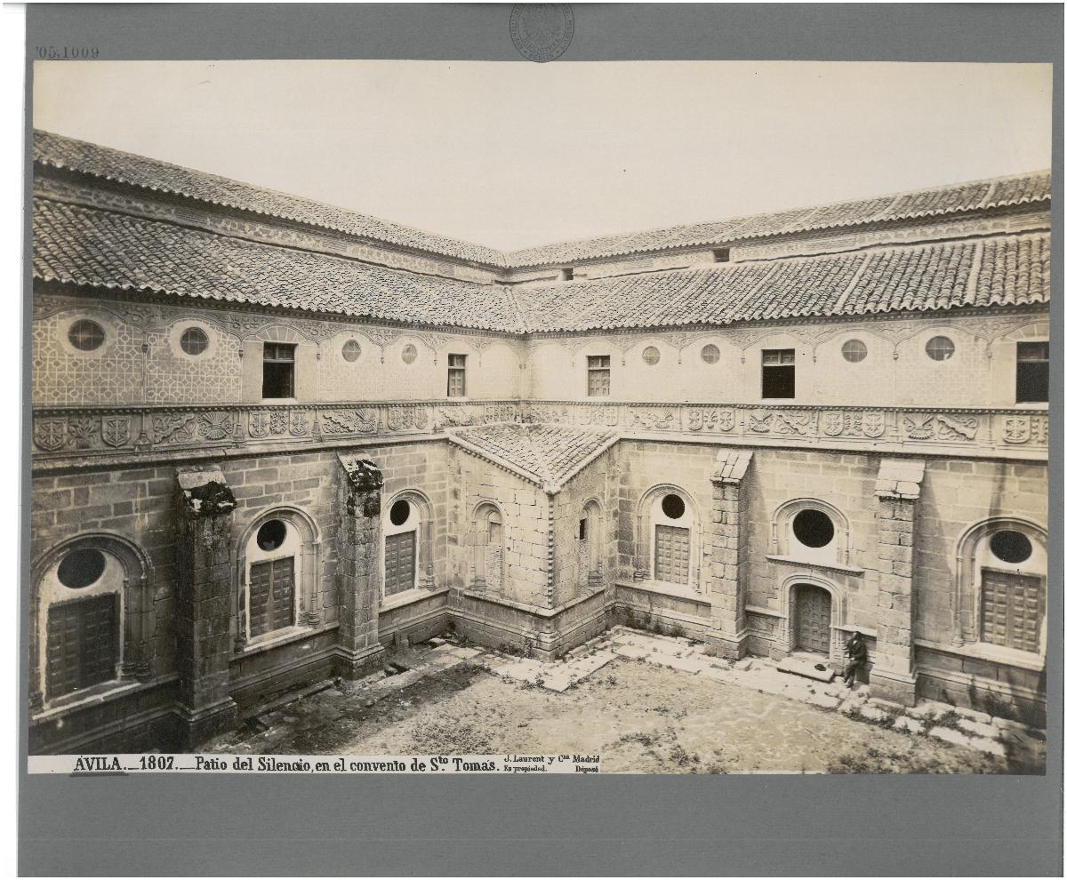 Avila, Kloster Santo Tomás, Kreuzgang des Schweigens
