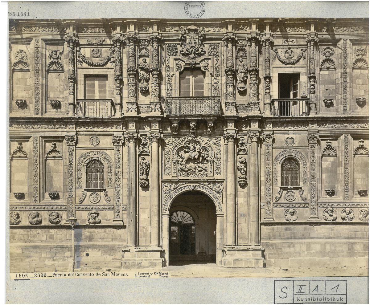 León, Kloster San Marcos, Eingangstür