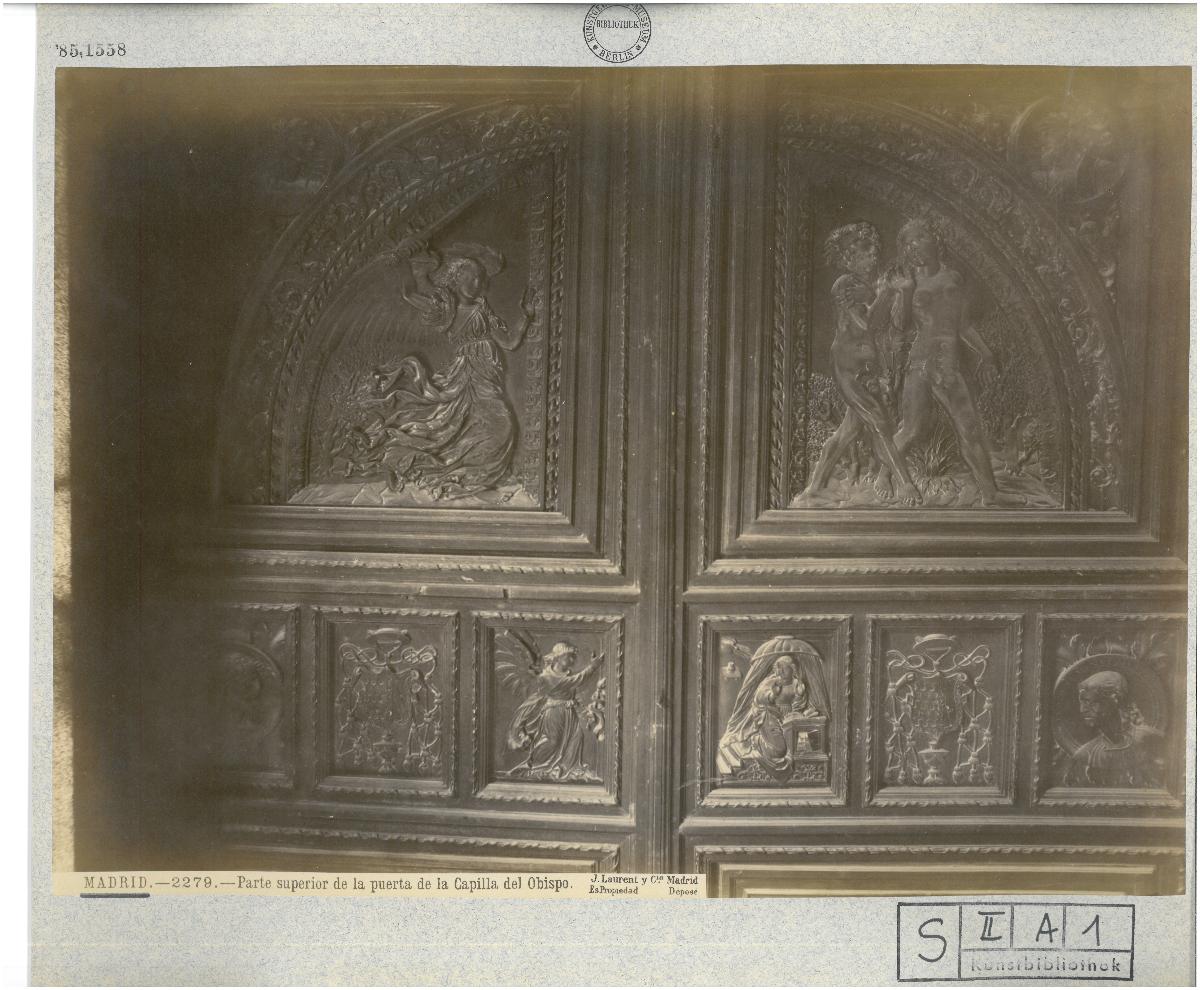 Madrid, Capilla del Obispo, Tür, oberer Teil