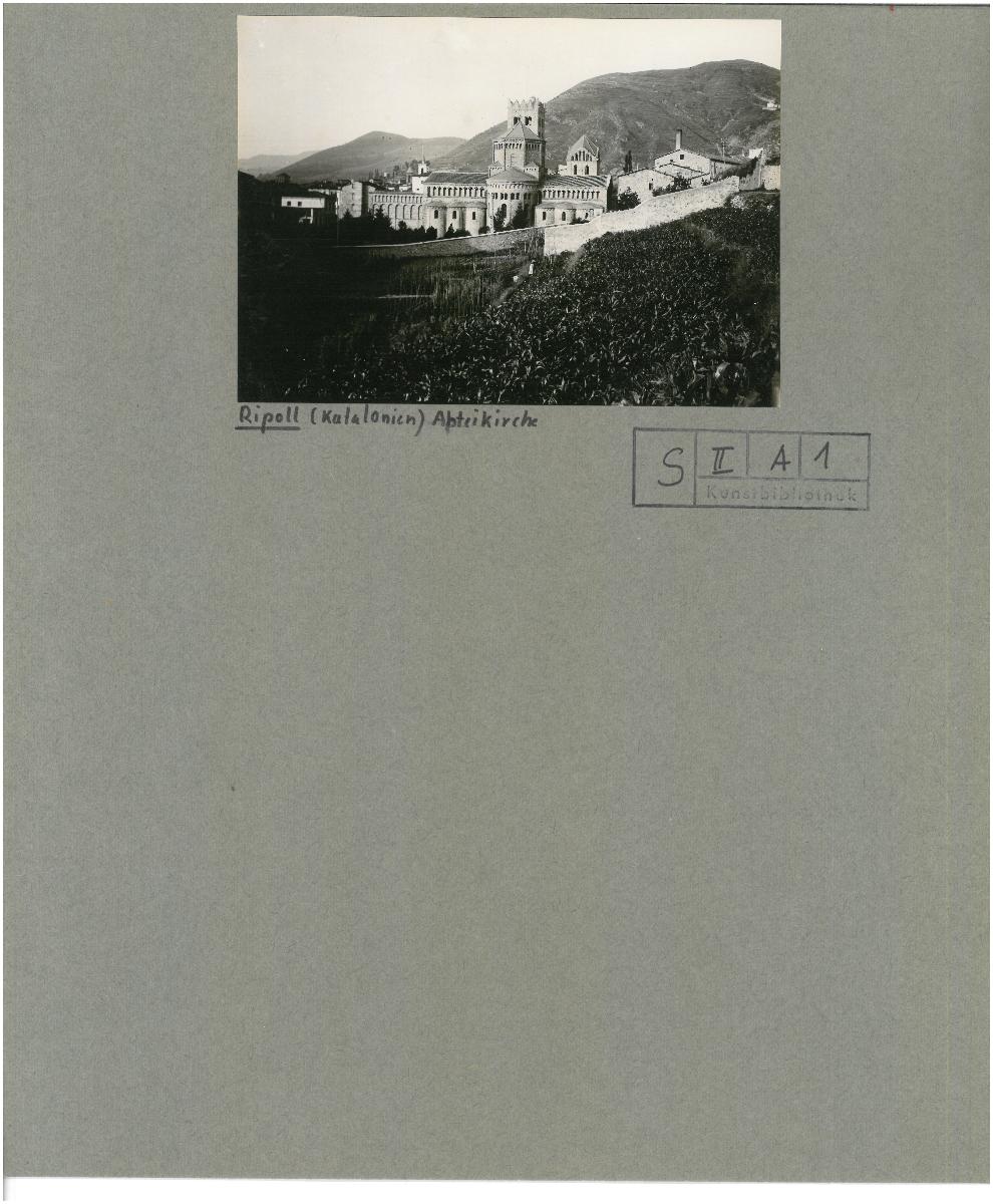 Girona, Ripoll, Abteikirche, Gesamtansicht