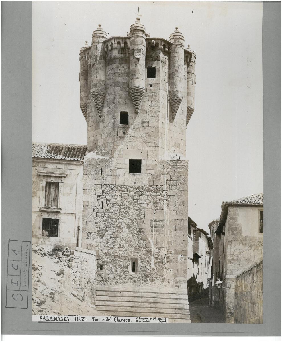 Salamanca, Clavero-Turm, Aussenansicht