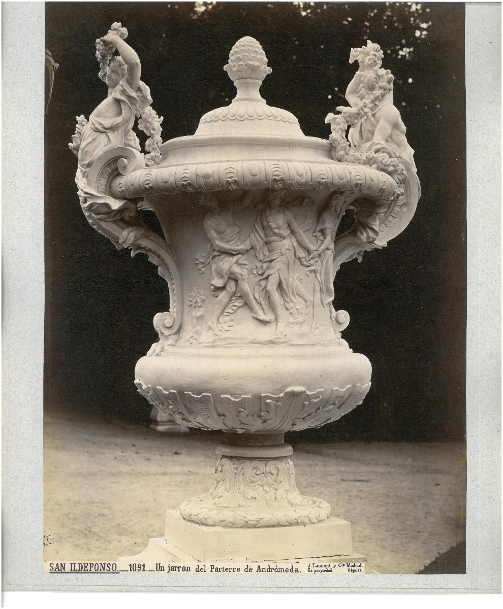 Segovia, La Granja de San Ildefonso, Park, Parterre de Andrómeda, Vase