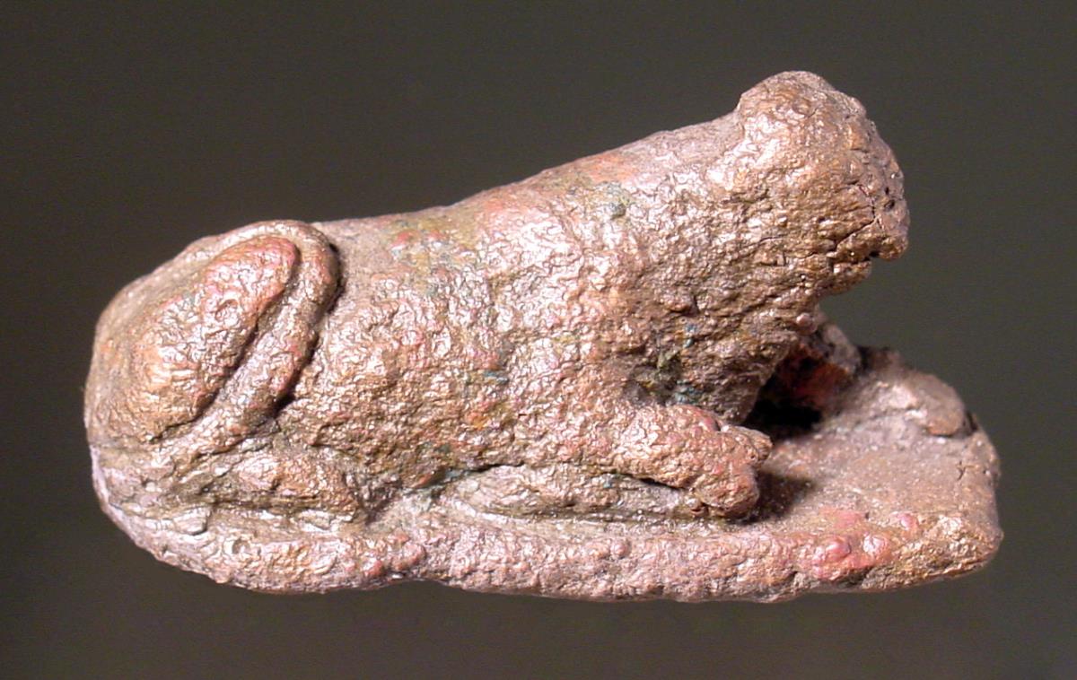 Statuette. "Liegender Stier"