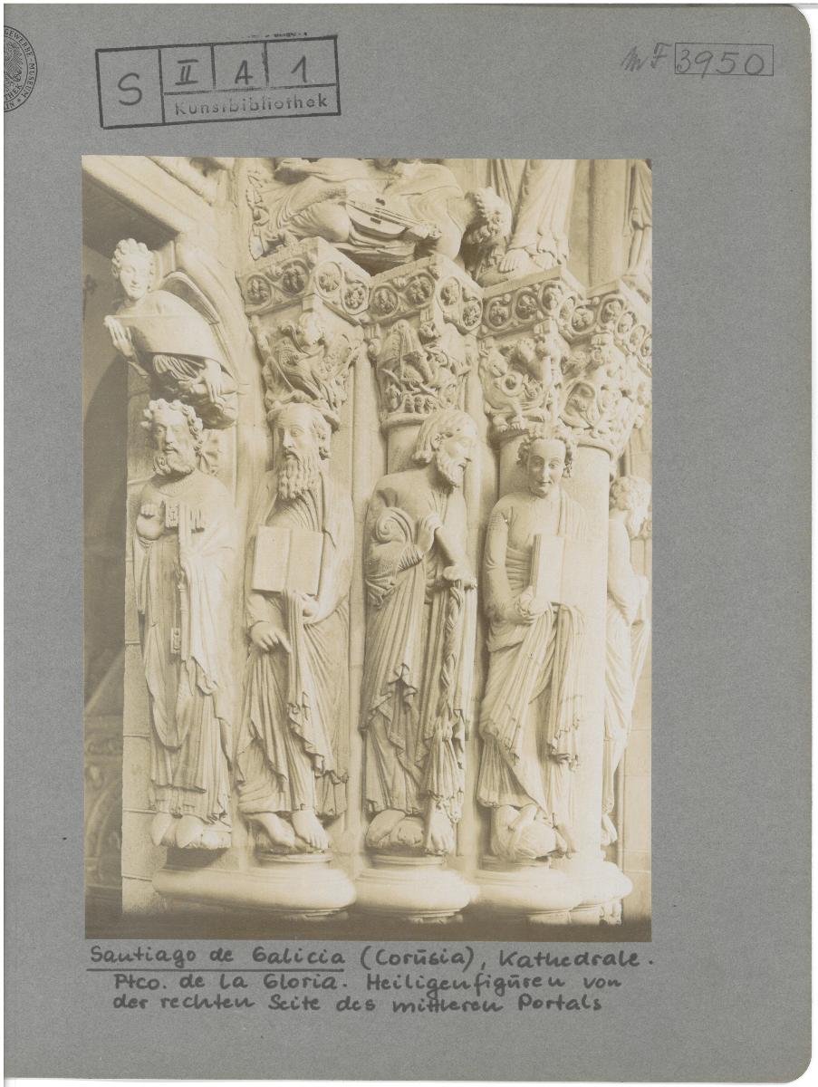 Santiago de Compostela, Kathedrale, Tors der Herrlichkeit, Mittere Arkade, rechte Seite, Gewändefiguren