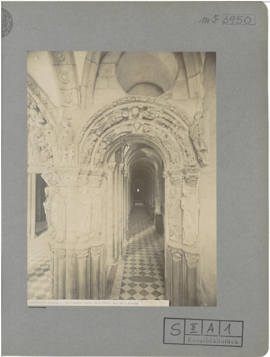 Santiago de Compostela, Kathedrale, Tors der Herrlichkeit, rechte Arkade