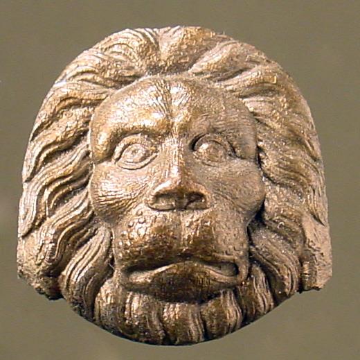 Eine von zwei kleinen Löwenmasken